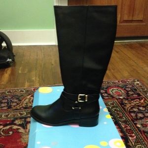 Black Soda boots size 7 new in box