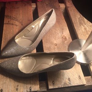 Sparkly Cinderella heels in champagne size 10