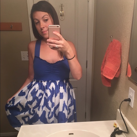 Meet your Posher, Amanda - Picture 3 of 4