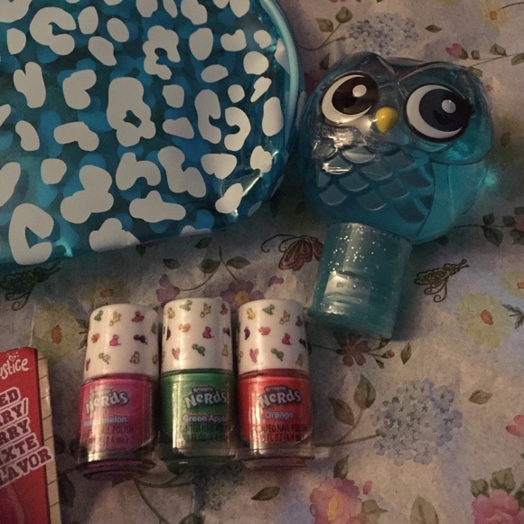 ⬇️Justice small gift set for any occasion! - Picture 2 of 3