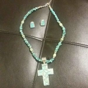 Turquoise necklace and earring set.