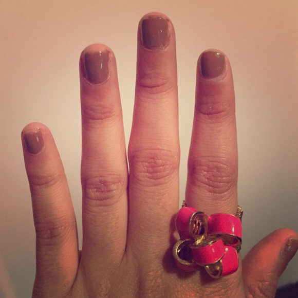 Lilly Pulitzer Jewelry - Lilly Pulitzer bow ring 💕