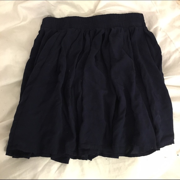 BRANDY MELVILLE navy skirt