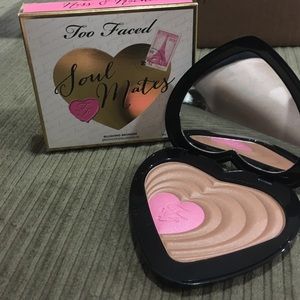 Too Faced Blushing Bronzer in "Ross & Rachel"