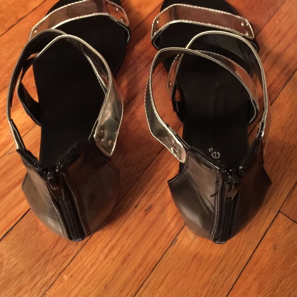 Cute new Nicole sandals size 7M - Picture 3 of 4