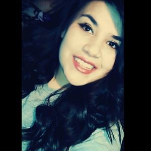 Meet your Posher, Alicia