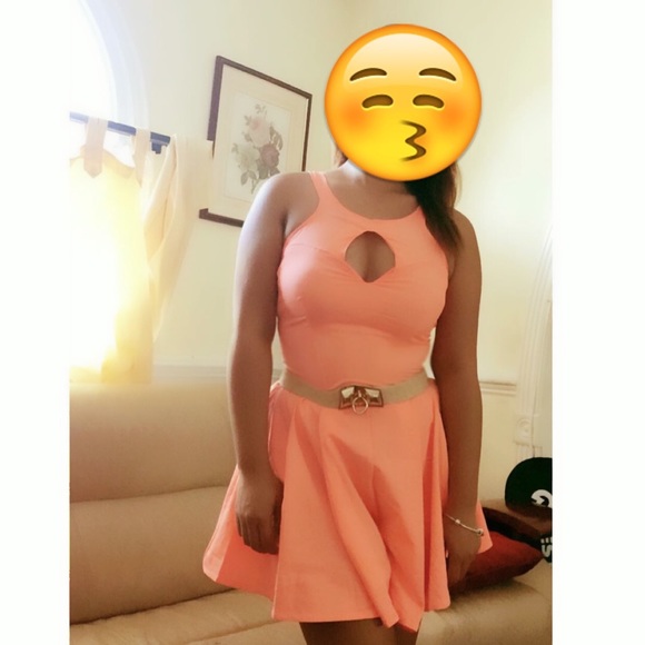 Orange romper - Picture 2 of 2