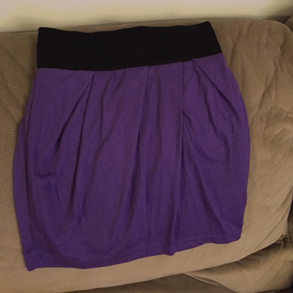 High waisted black & purple skirt - Picture 3 of 3