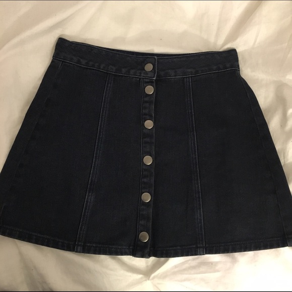 NWOT BRANDY MELVILLE BUTTON UP DENIM SKIRT