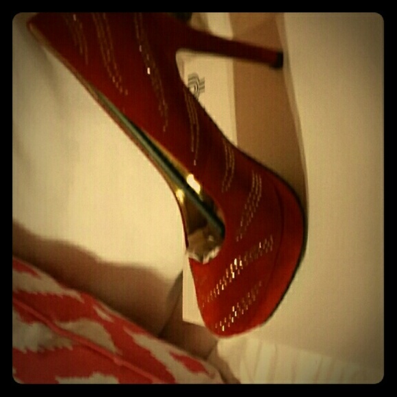 Story red suede platforms - Picture 1 of 4