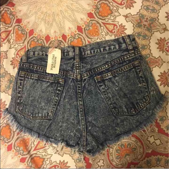 ❌sold❌ NEW! FOREVER 21 high waisted shorts - Picture 2 of 3