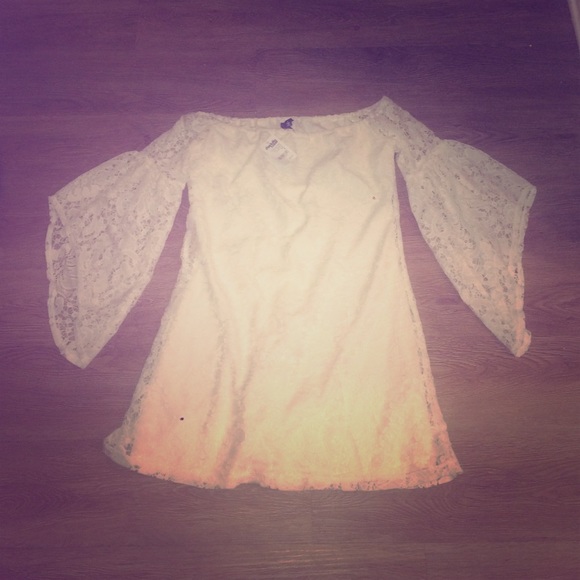 Brand new. Never worn. Angelic summer dress