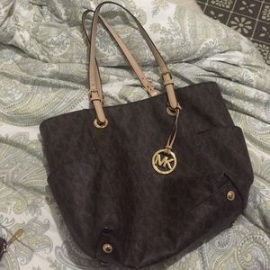 Micheal Kors Jet Set Classic tote in Brown