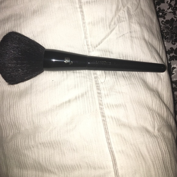 Lancôme powder brush