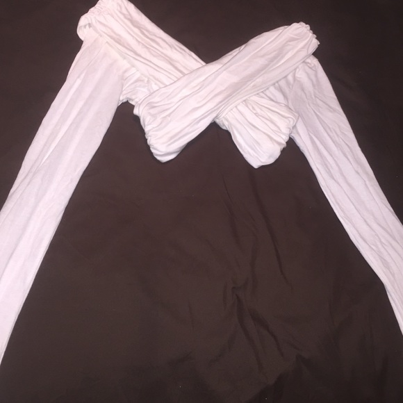 Crisscross long sleeve crop top