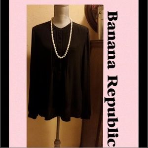 🍌Banana Republic 100% silk blouse.