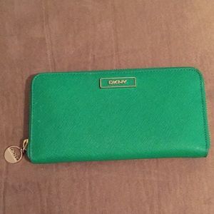 DKNY Wallet