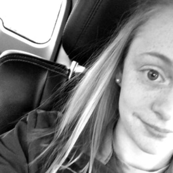 Meet your Posher, Becca