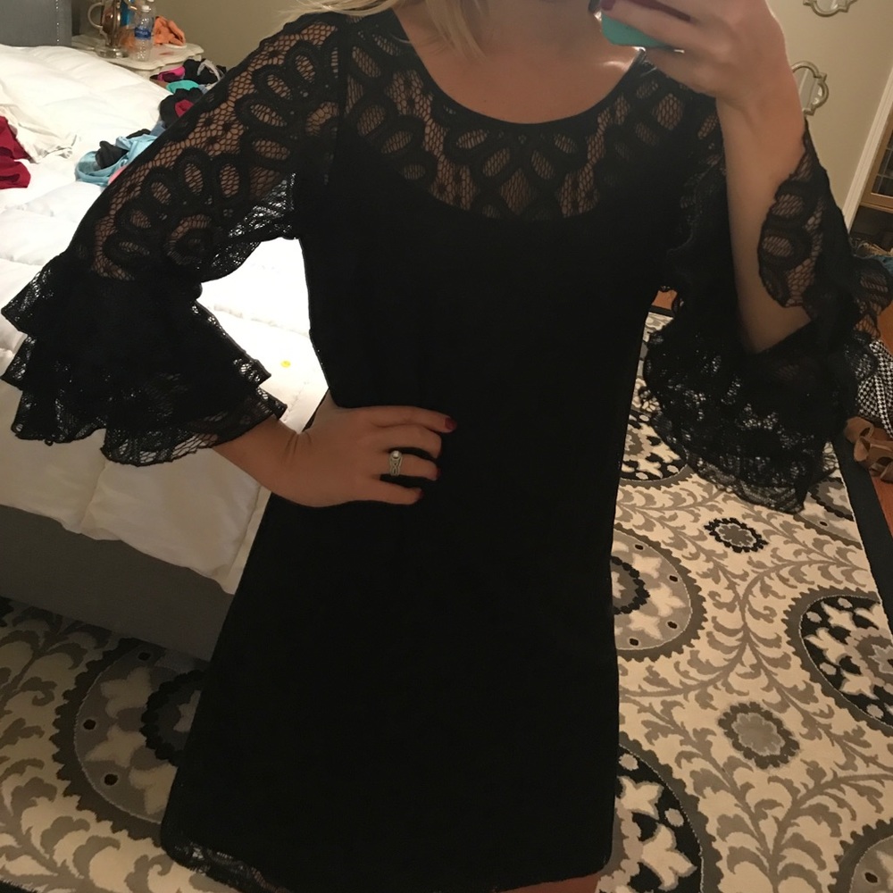 Nwot sz 8 boutique dress. Boho bell sleeves