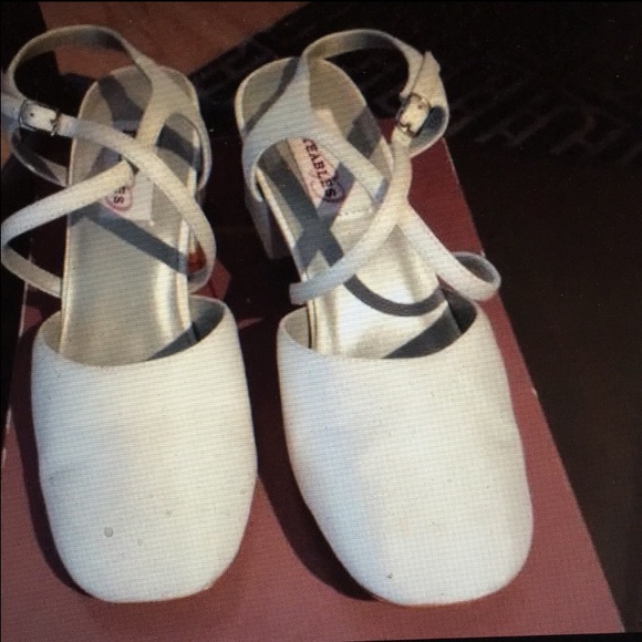 White Dyeable Shoes -good for wedding - Picture 2 of 6