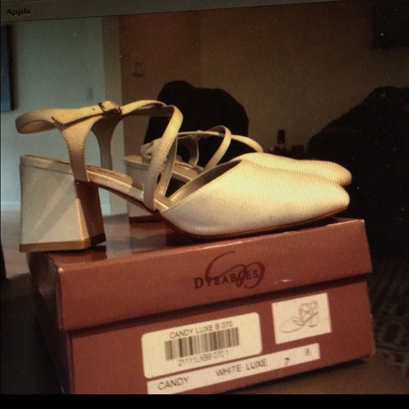 White Dyeable Shoes -good for wedding - Picture 3 of 6