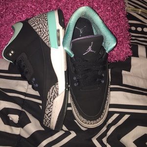 Jordan retro 3's