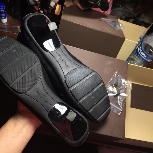 LOUIS VUITTON Kitten Heels - Picture 3 of 4