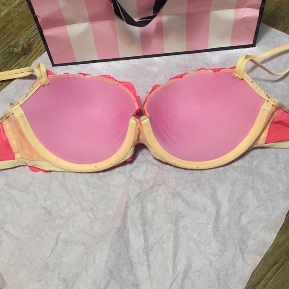 vs PINK date push-up bra - Picture 2 of 3