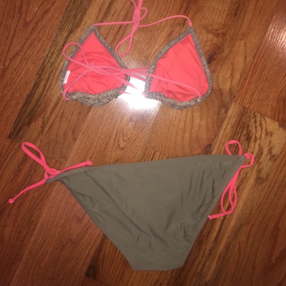 String bikini - Picture 3 of 3