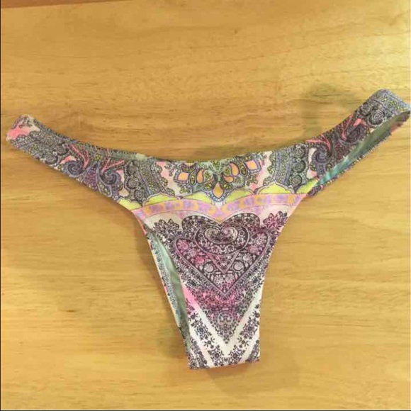 ❌sold❌Victoria secret isty bikini bottoms - Picture 3 of 4