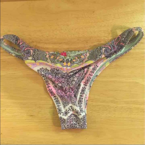 ❌sold❌Victoria secret isty bikini bottoms - Picture 4 of 4