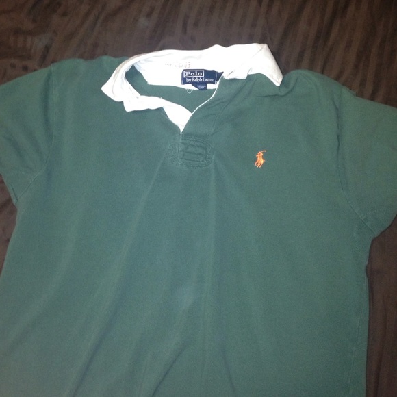 ❌ SOLD ❌ Short sleeve authentic Polo button up