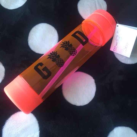 🚫SOLD🚫VS Pink Campus Water Bottle - Picture 1 of 3
