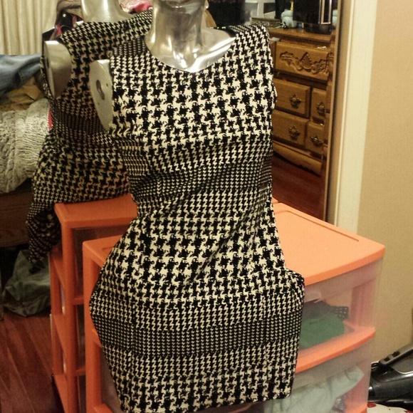 Dress - Picture 1 of 1