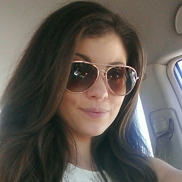 Meet your Posher, Sacha - Picture 1 of 2