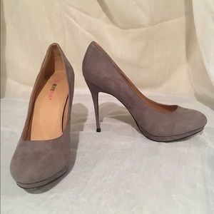 JustFab Marian Gray Pumps
