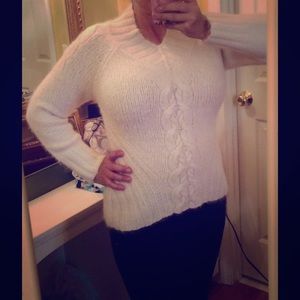 🎉Sale🎉 Tommy Bahama Sweater