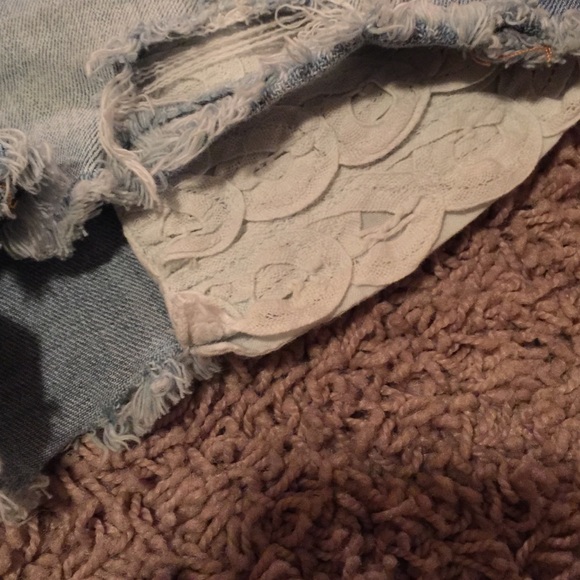 AE shorts! Very very cute! - Picture 3 of 4