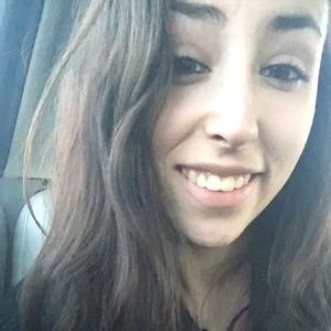 Meet your Posher, Becca