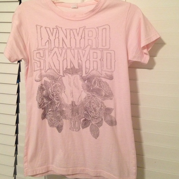 Small lynyrd skynyrd pink tee