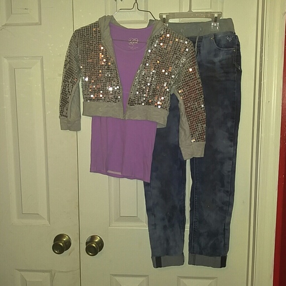 Children's JUSTICE outfit cute and sparkly!