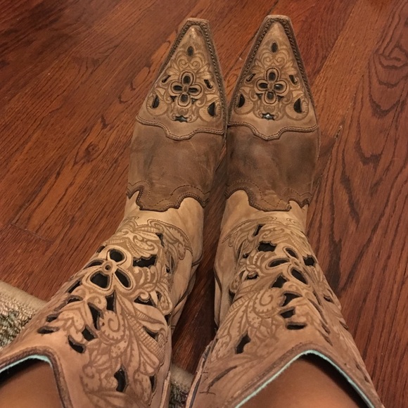Corral Shoes - *SOLD* Corral Brown Floral Tool Leather Boot
