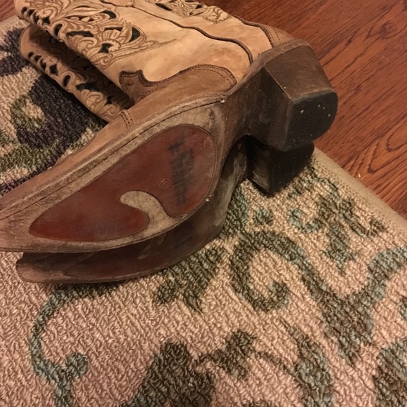 *SOLD* Corral Brown Floral Tool Leather Boot - Picture 3 of 4