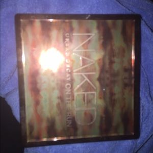 Naked palette DO NOT BUY RESERVED.