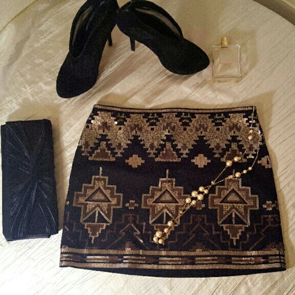 Express sequence Tribal skirt - Picture 2 of 2