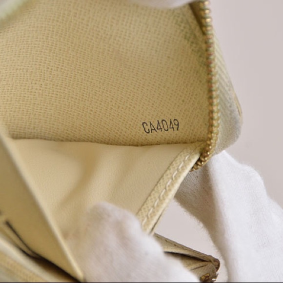 Louis Vuitton Zippy Wallet Damier Azur - Picture 4 of 4