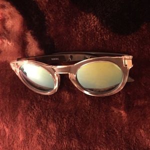 Round sunglasses
