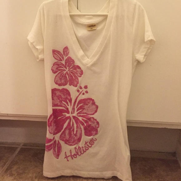 Cute Hollister V-Neck