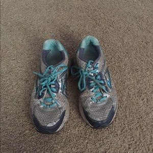 Brooks sneakers