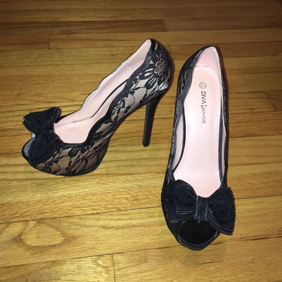 Sexy lace black and pink pumps!